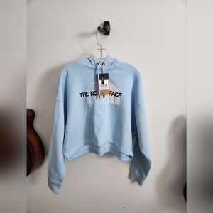 NEW The North Face, crop top pullover hoodie.. Size: Large